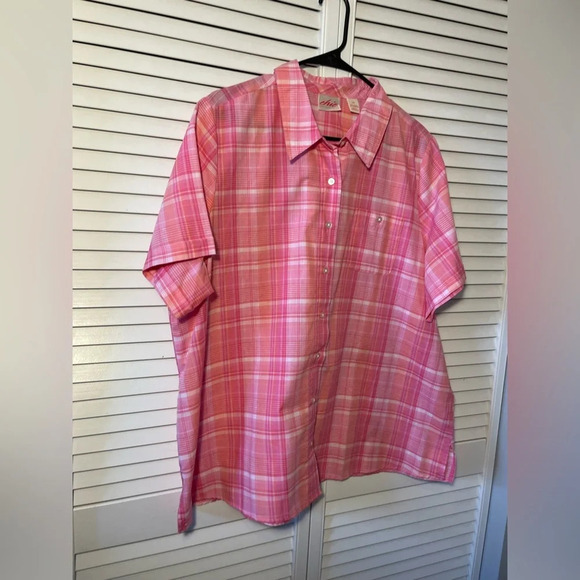Vintage Chic Short Sleeve Button Down Cuff Sleeve Vent Side Blouse Size 1X Pink - Picture 1 of 12